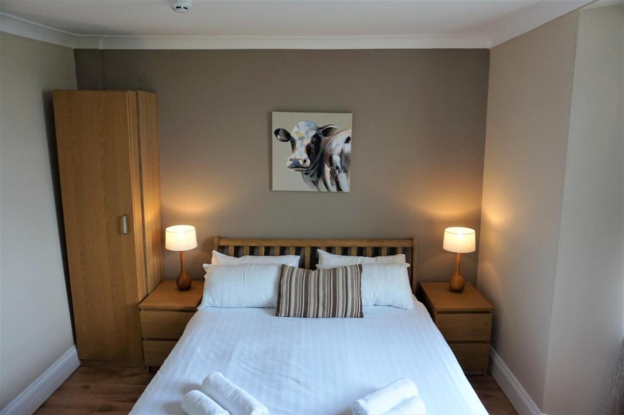 The Angel Hotel Кардиган Екстериор снимка